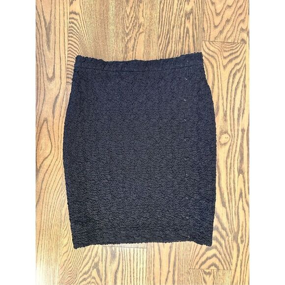 Escada Black and Gold Crinkle Pencil Skirt Size 38 or US Size 2 - Picture 1 of 4